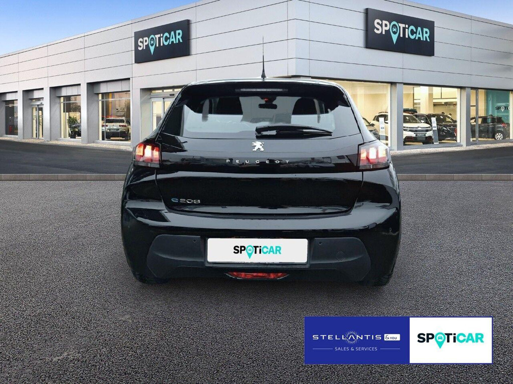 Peugeot e-208