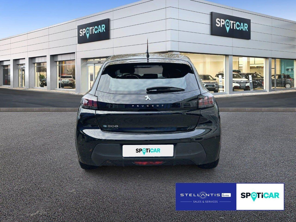 Peugeot e-208