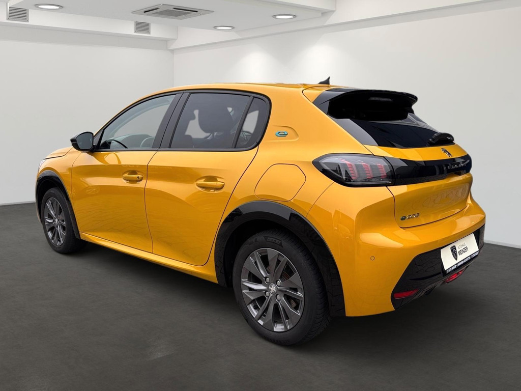 Peugeot e-208