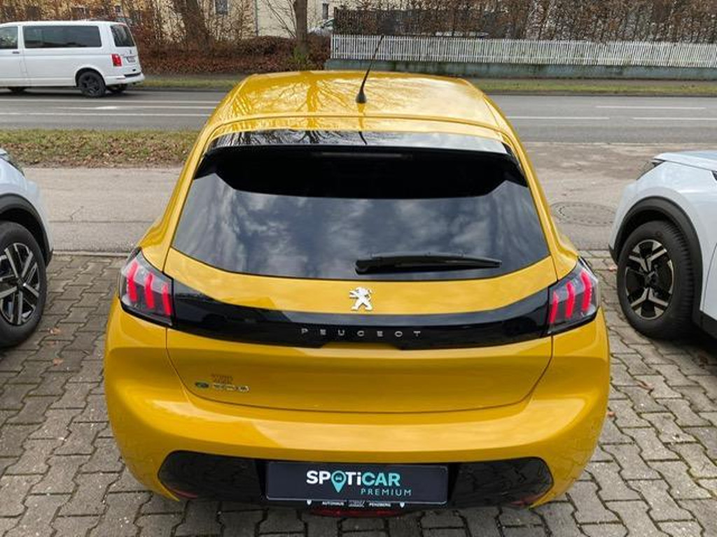 Peugeot e-208