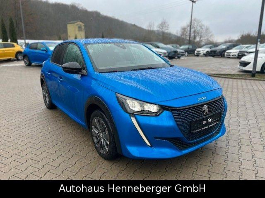 Peugeot e-208