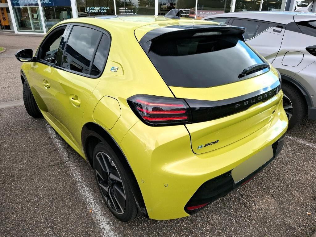Peugeot e-208