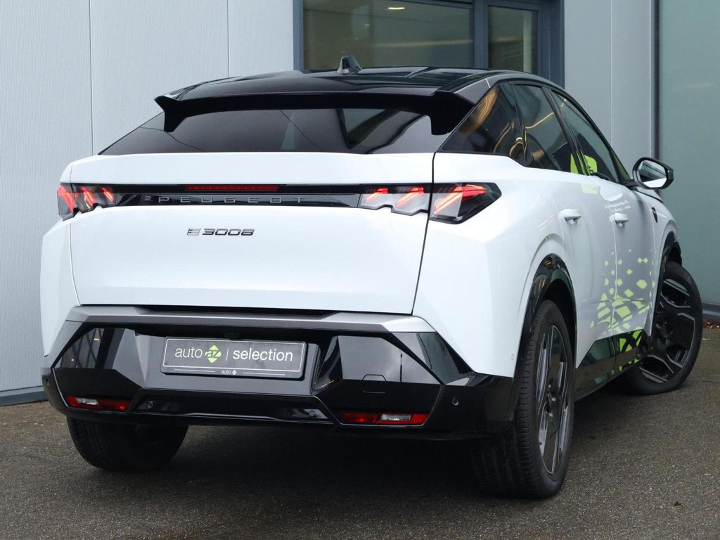 Peugeot E-3008