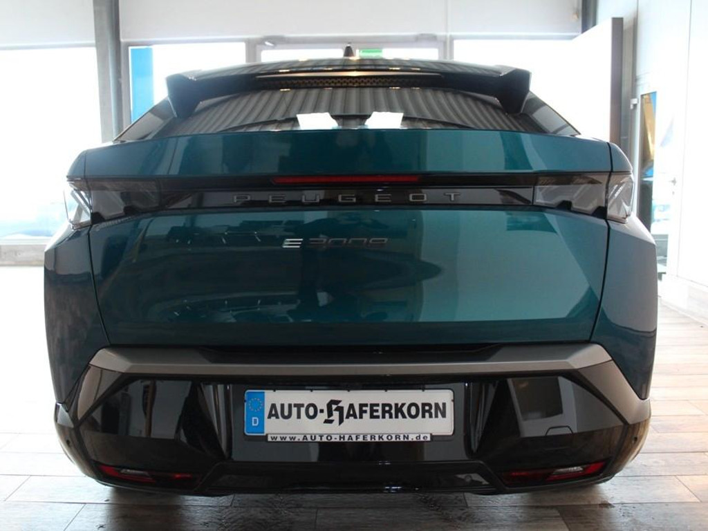 Peugeot E-3008