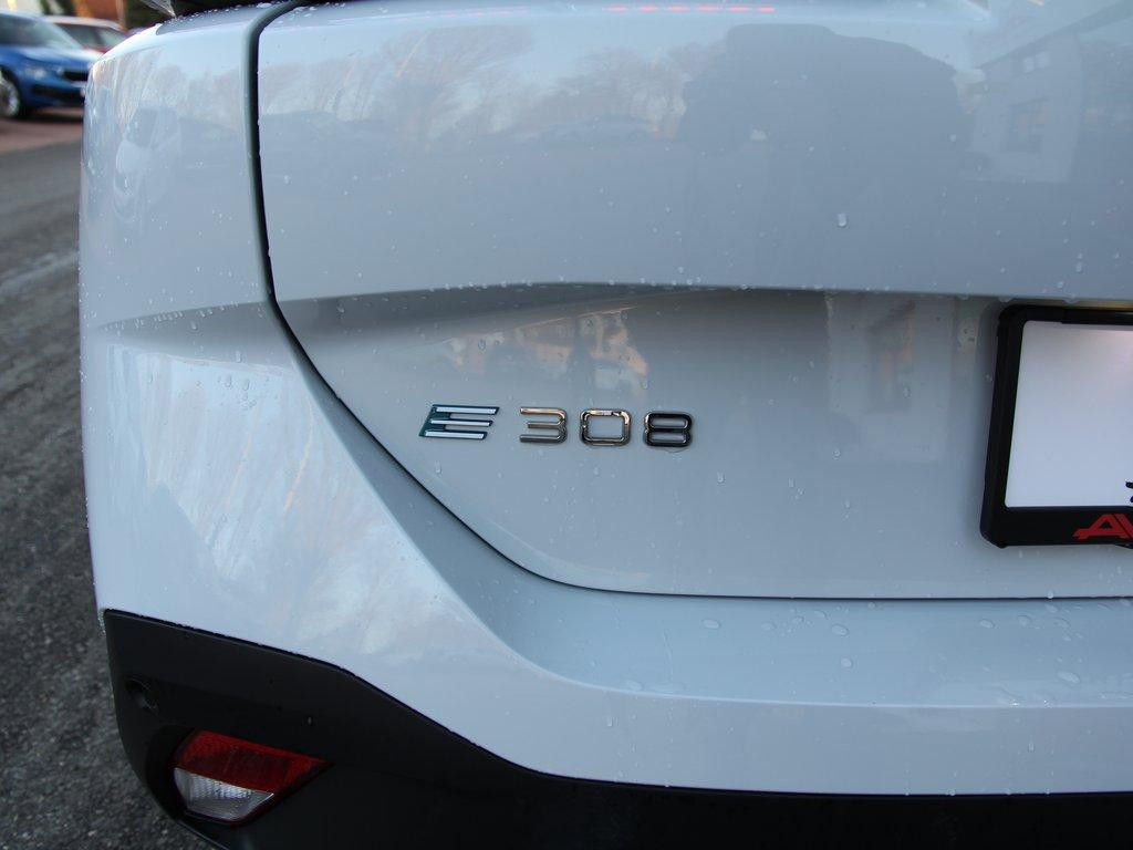 Peugeot e-308