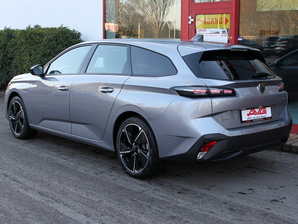 Peugeot e-308