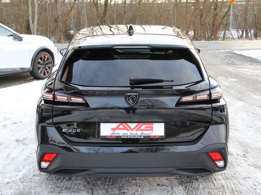Peugeot e-308
