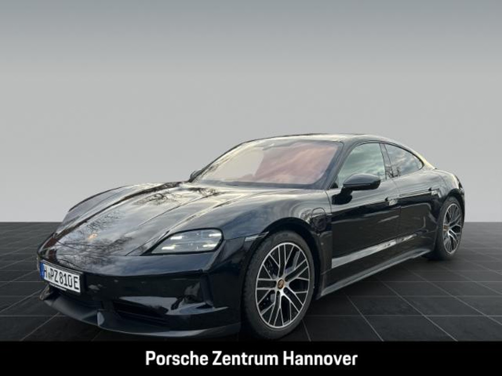 Porsche Taycan Black Edition 4