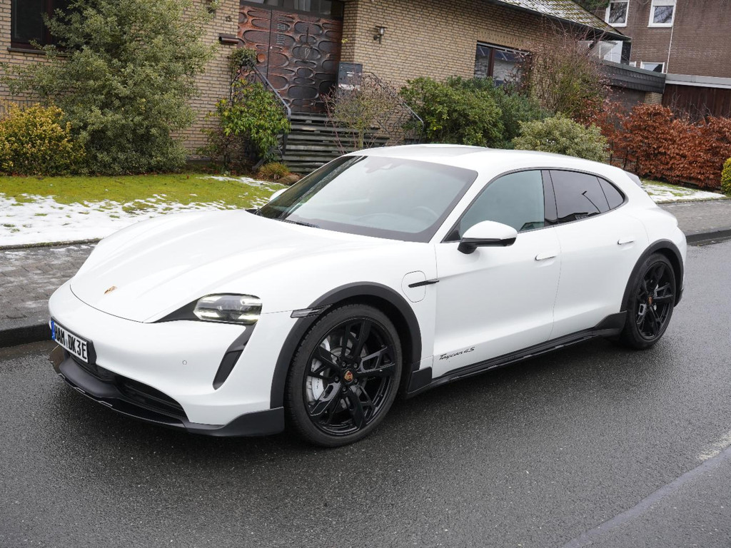 Porsche Taycan 4S Cross Turismo