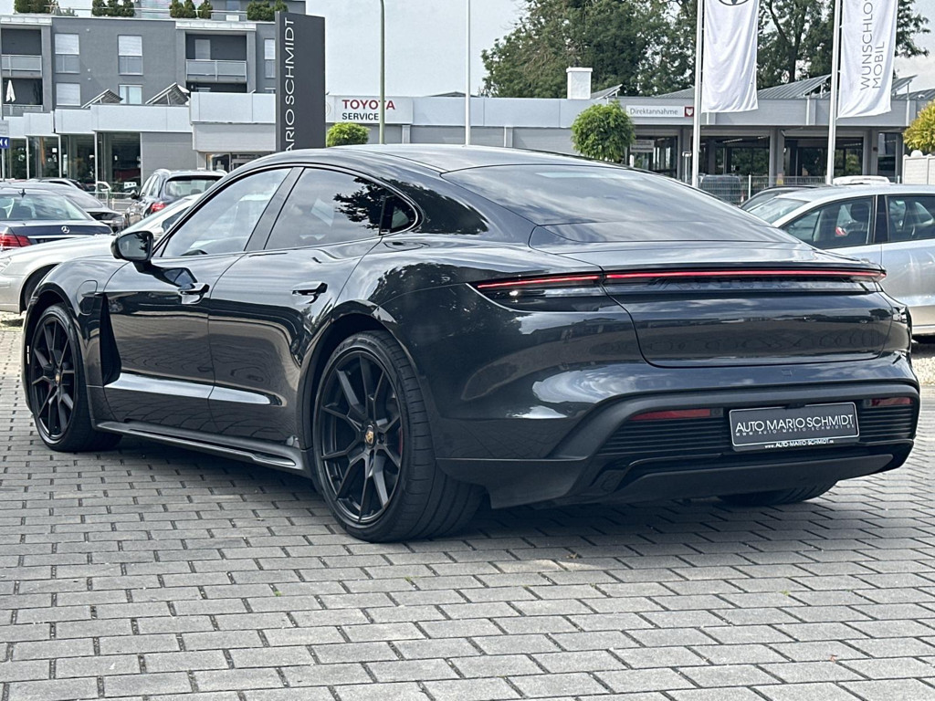 Porsche Taycan