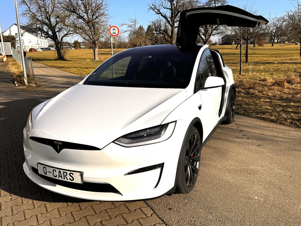 Tesla Model X Plaid