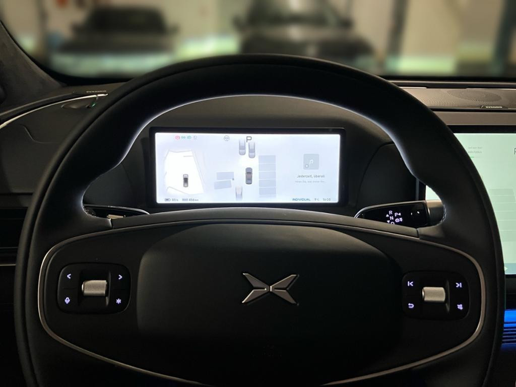 Xpeng G9