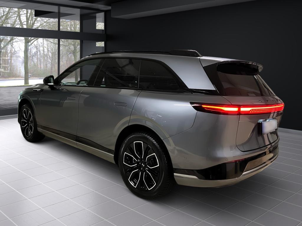 Xpeng G9