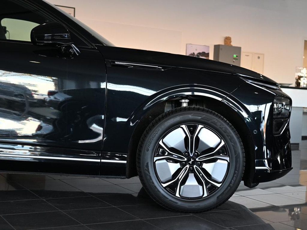 Xpeng G9
