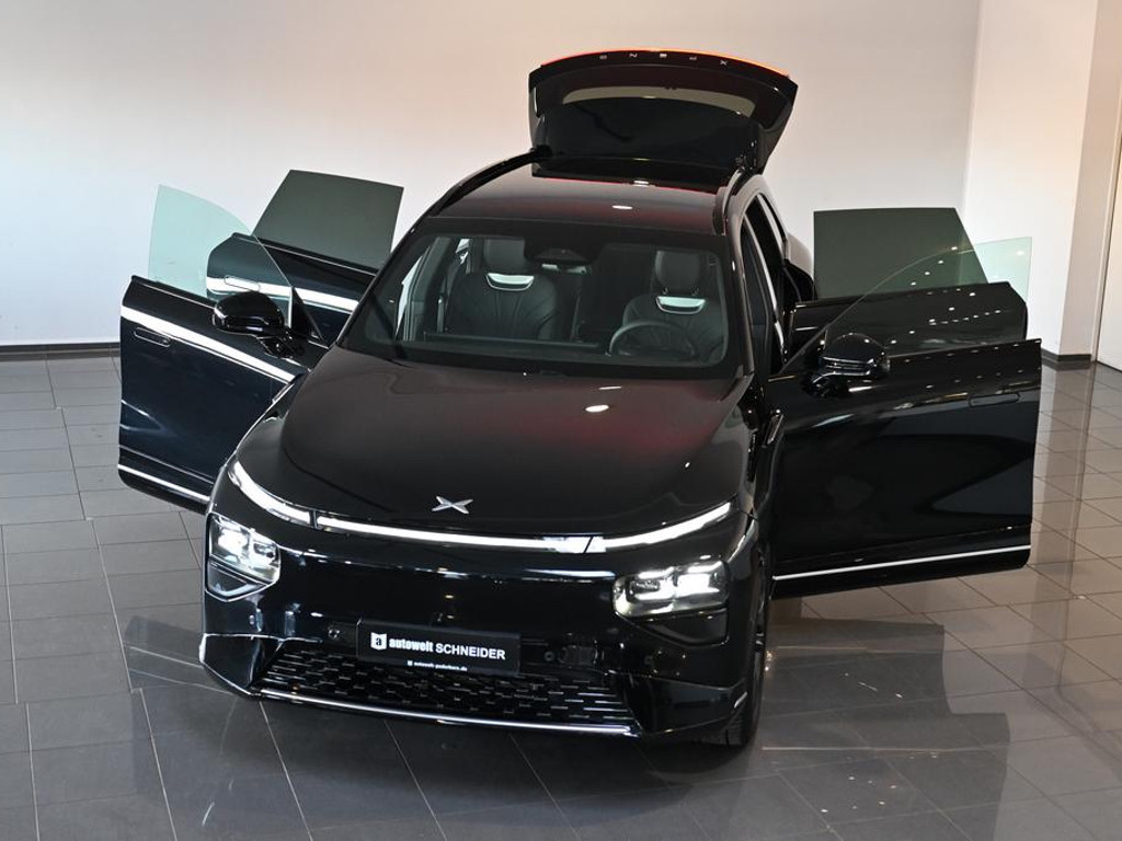 Xpeng G9