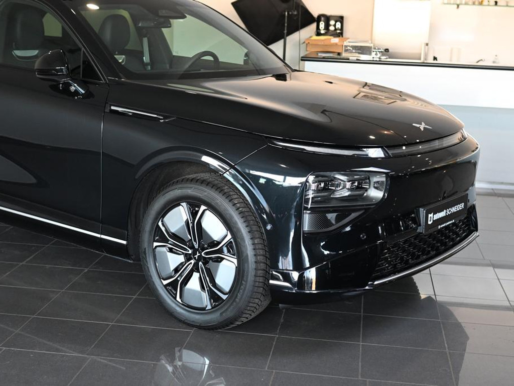 Xpeng G9