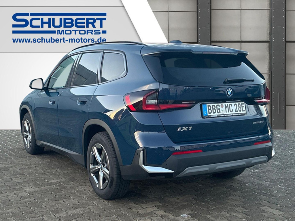 BMW iX1