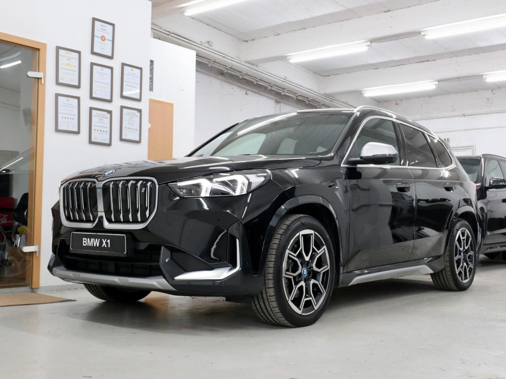 BMW iX1 xDrive
