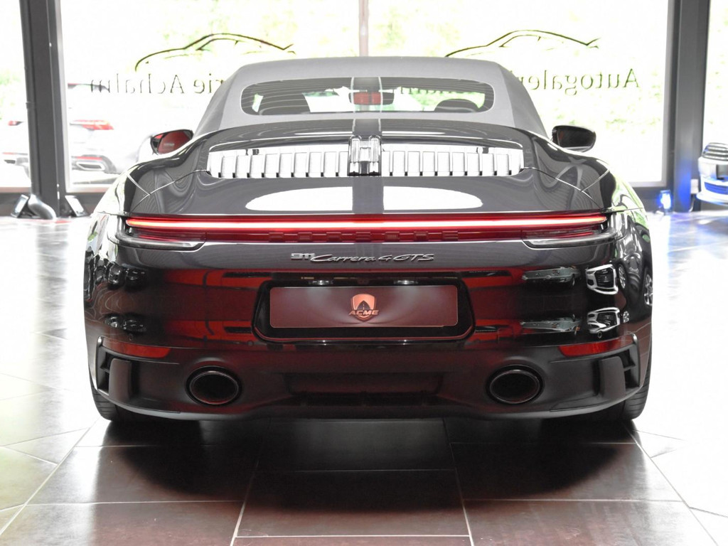 Porsche 992