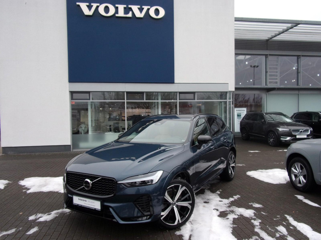 Volvo XC60 AWD Plus Dark