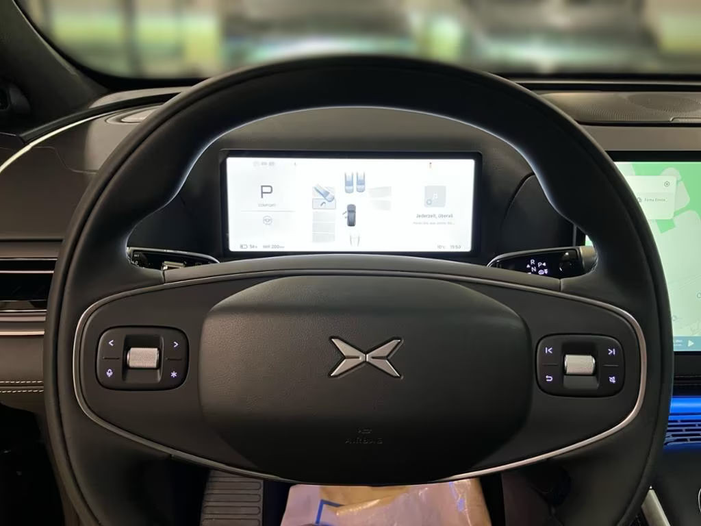 Xpeng G9