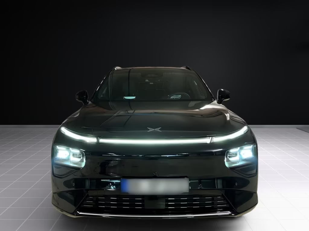 Xpeng G9