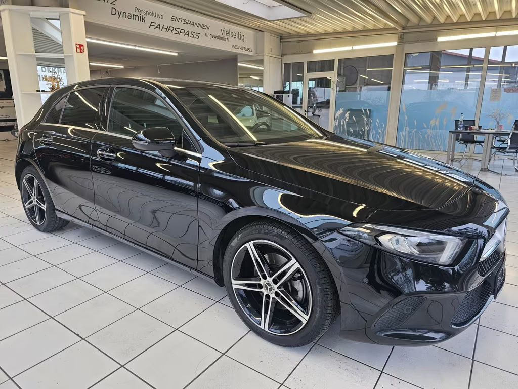 Mercedes-Benz A-Klasse A 200 AMG Line A 200 d