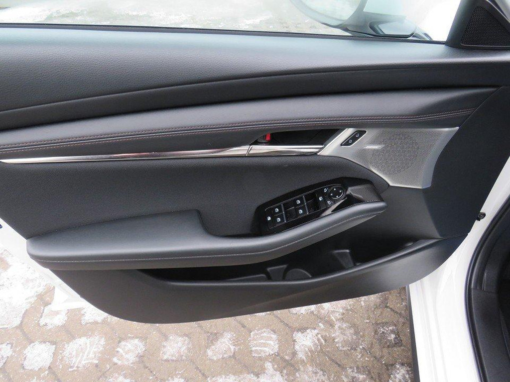 Mazda 3 Exclusive-line