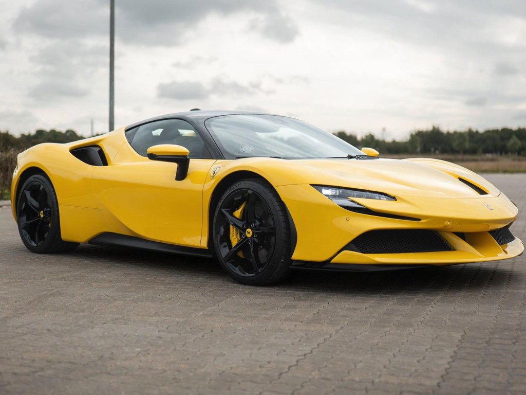 Ferrari SF90
