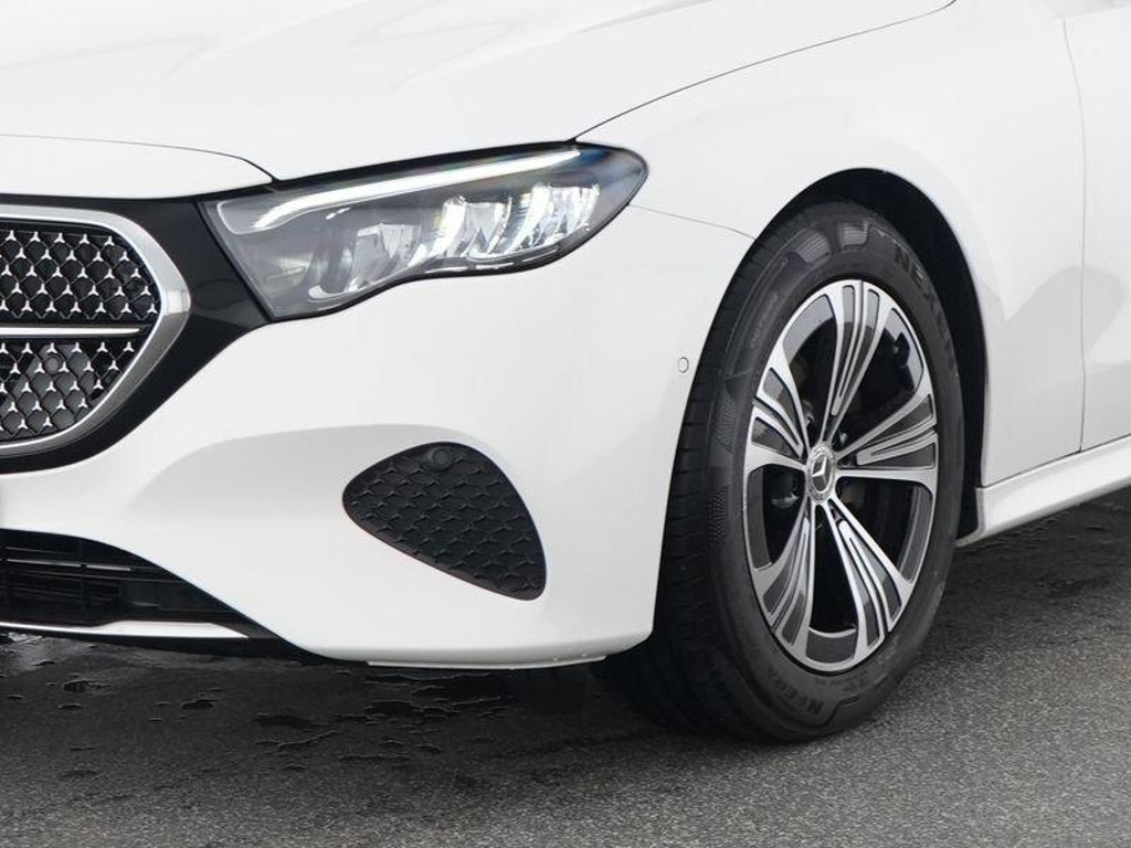Mercedes-Benz E-Klasse E 220 4MATIC AVANTGARDE E 220 d