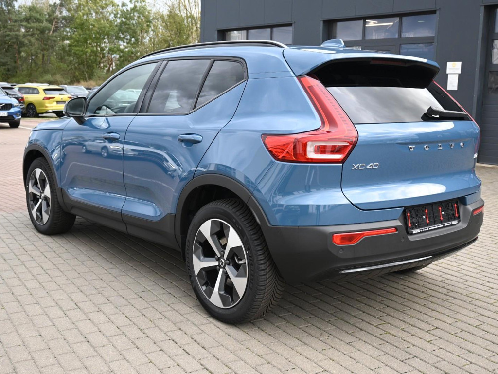 Volvo XC40 Plus Dark