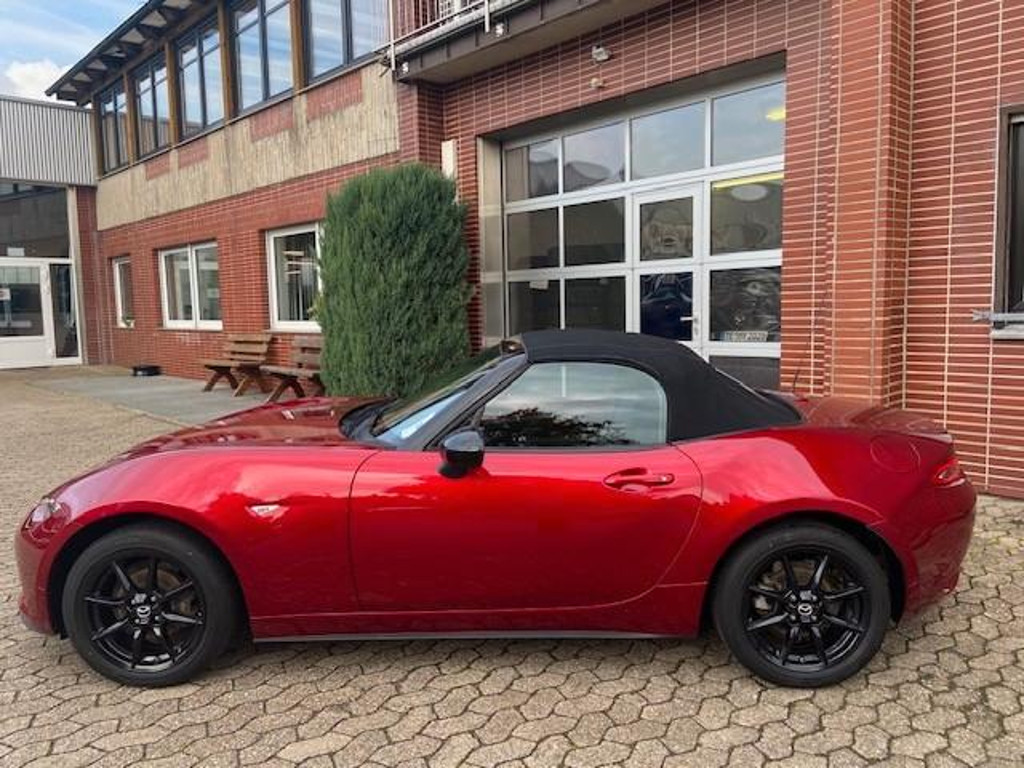 Mazda MX-5 SkyActiv Advantage