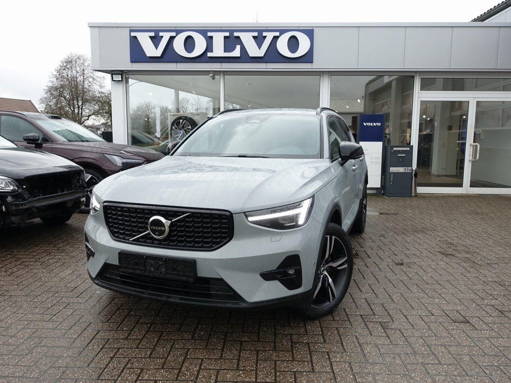 Volvo XC40 Plus Dark