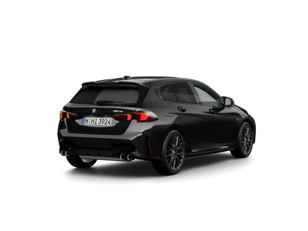 BMW 1 Serie 135 xDrive Sedan