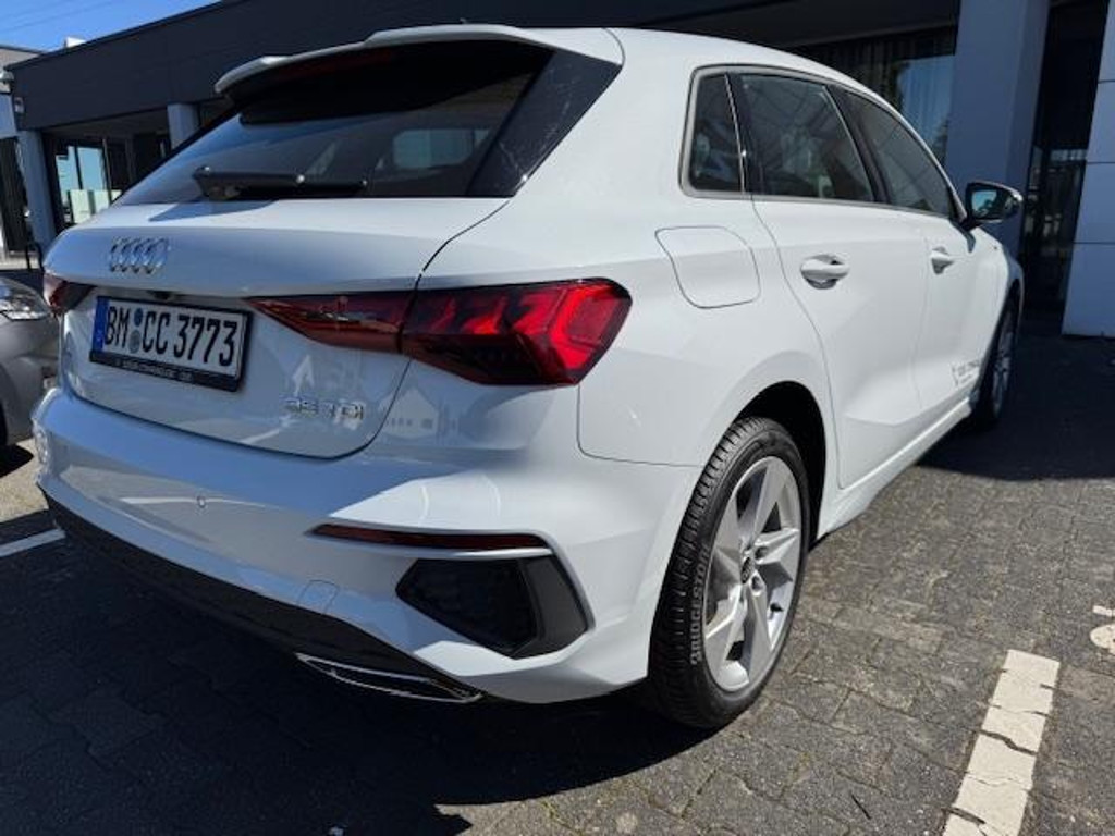 Audi A3 Sportback Sedan S-Line 35 TDI