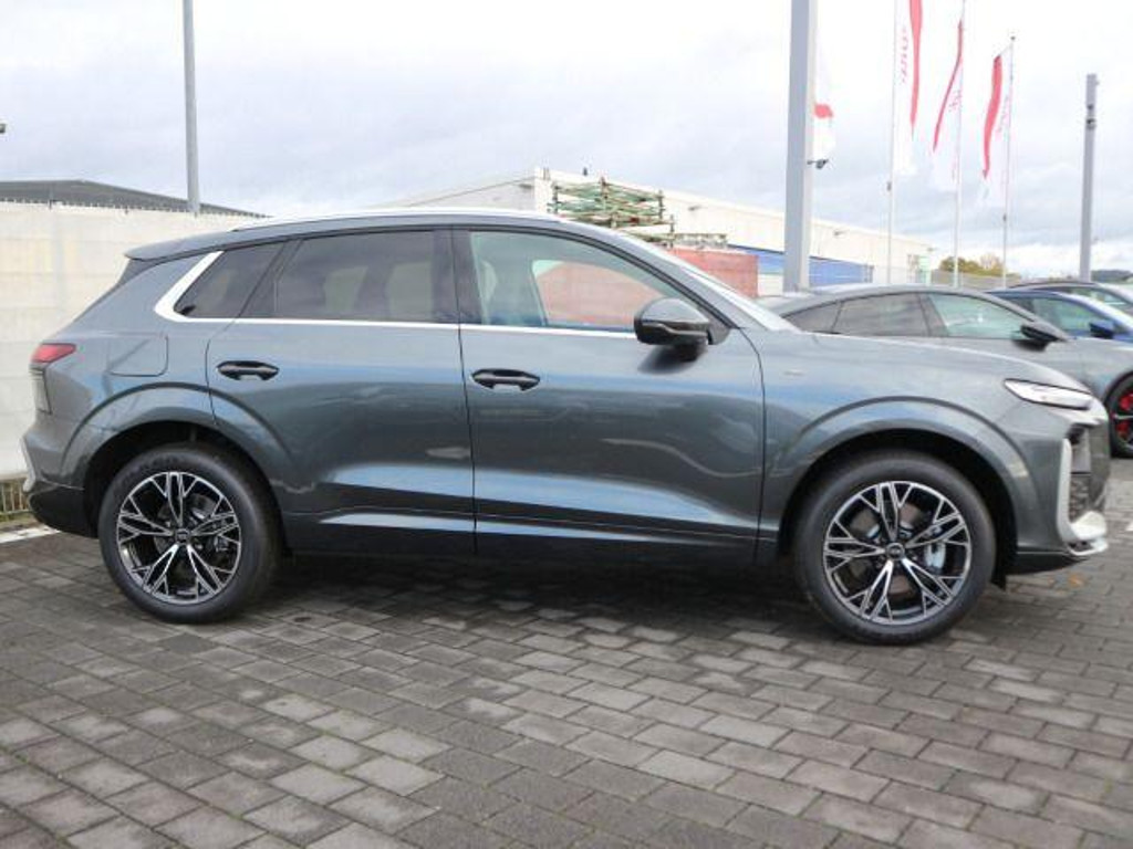 Audi Q3 S-Line S-Tronic Hybride