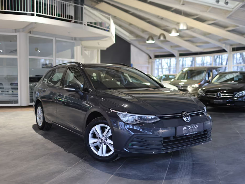 Volkswagen Golf Life Variant