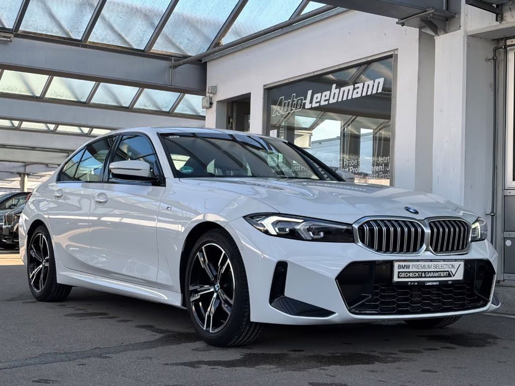 BMW 3 Serie 318 M-Sport Sedan 318i