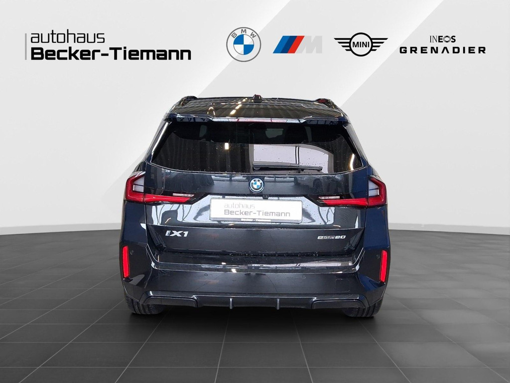 BMW iX1