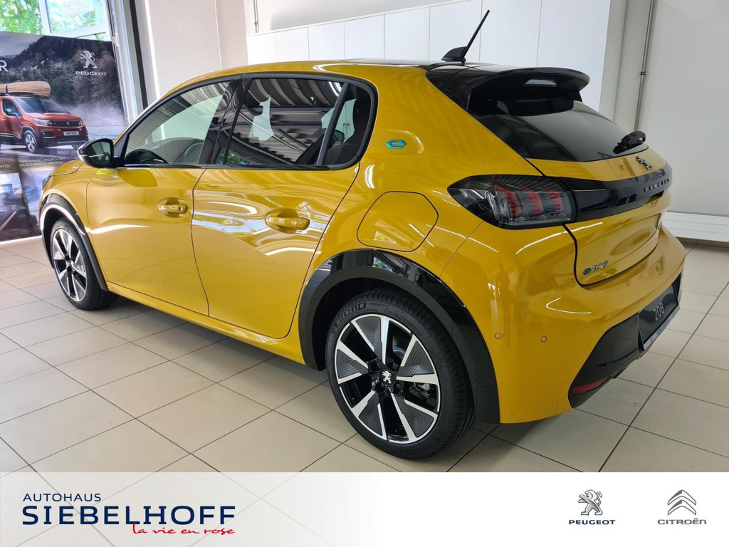 Peugeot e-208