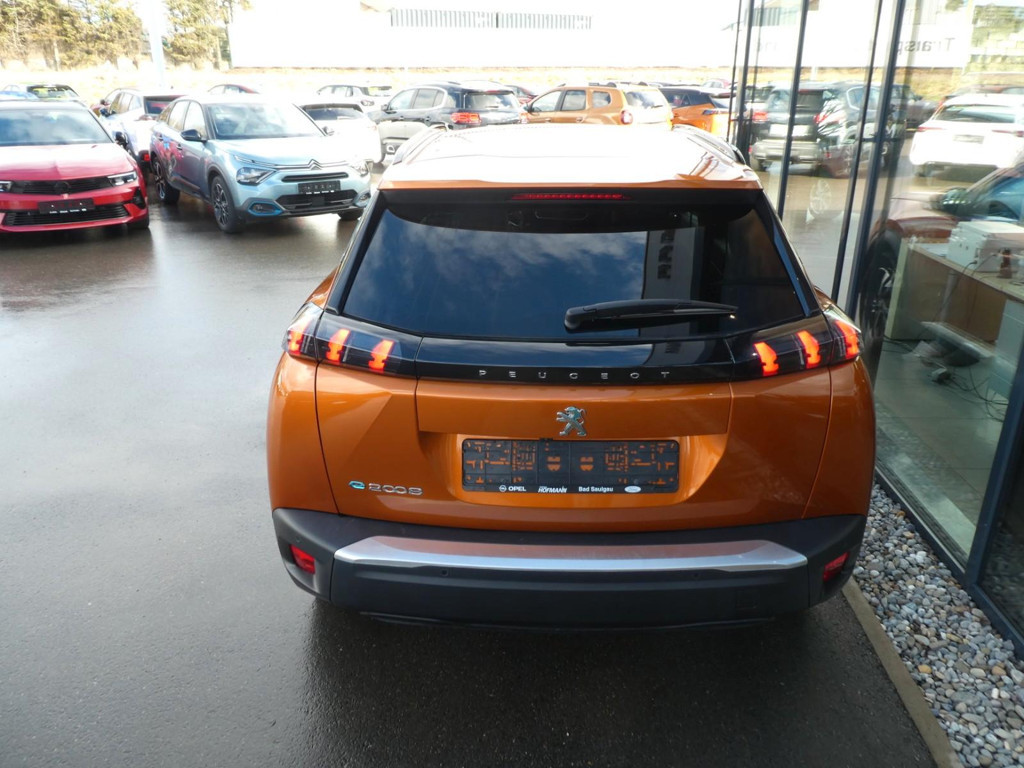 Peugeot e-2008