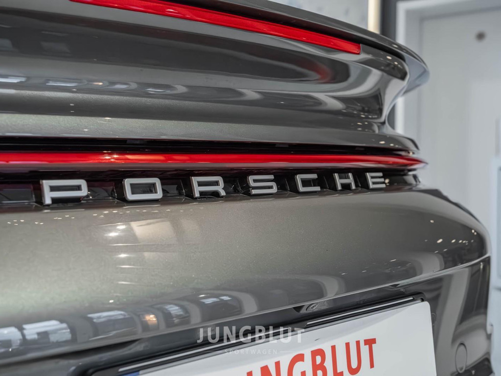 Porsche 992