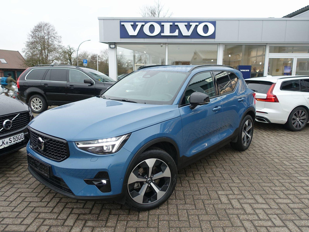 Volvo XC40 Plus Dark