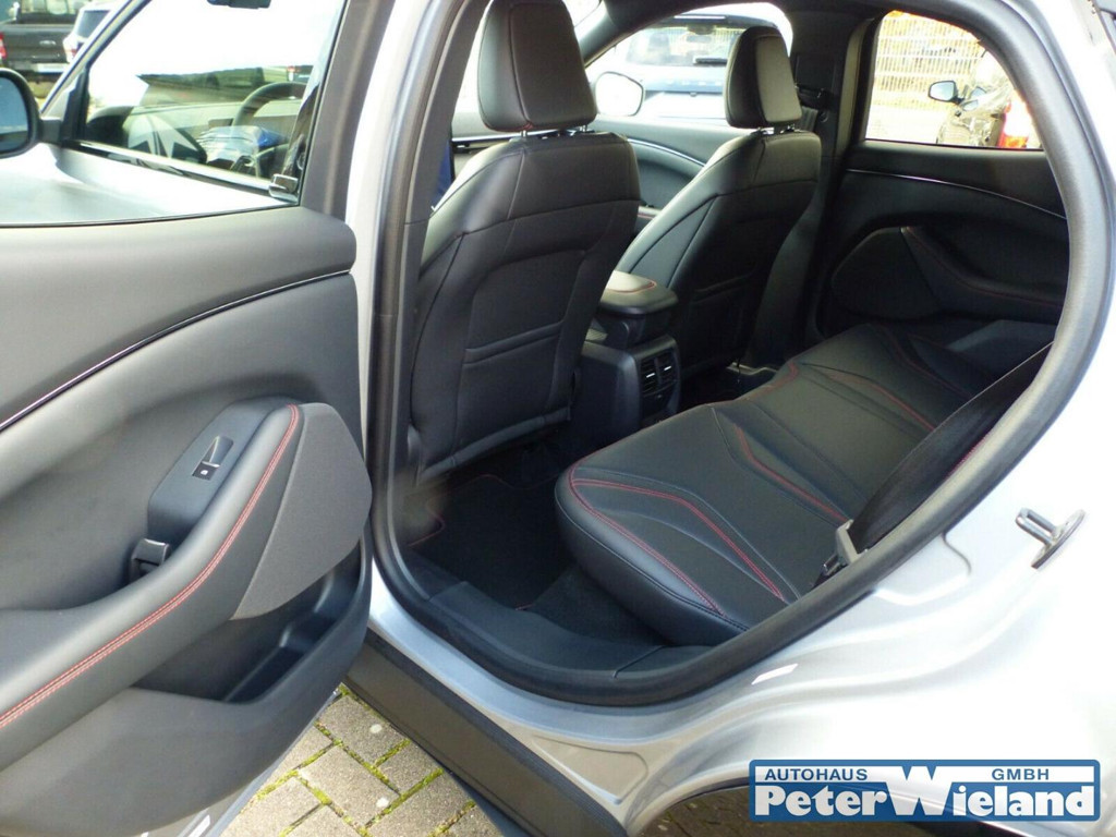 Ford Mustang Mach-E AWD