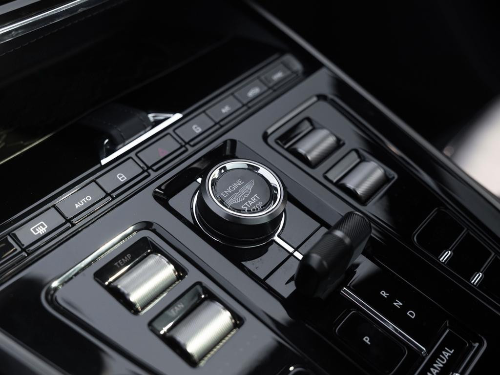 Aston Martin DBX