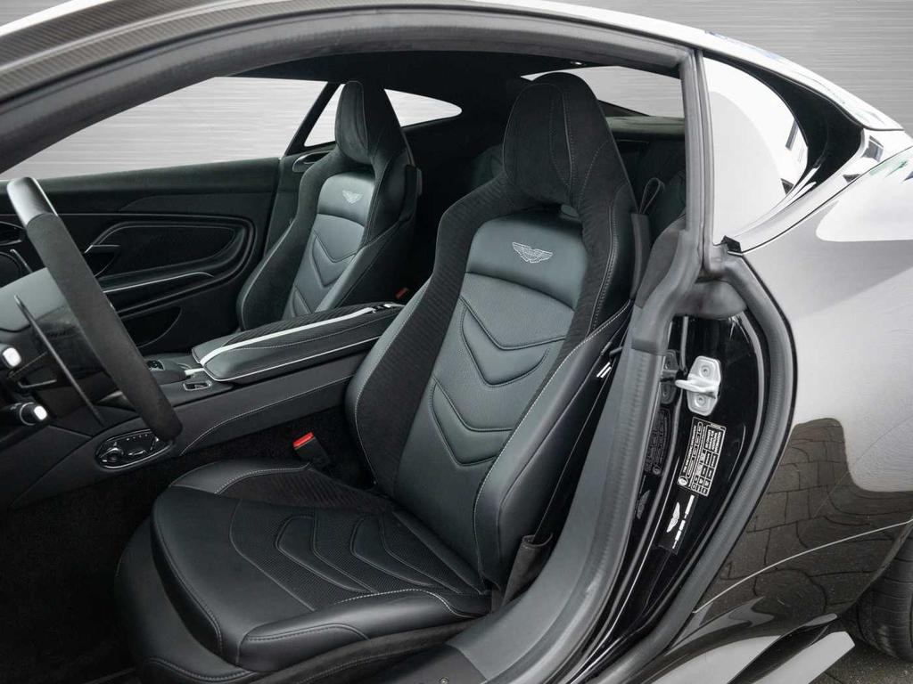 Aston Martin DBS