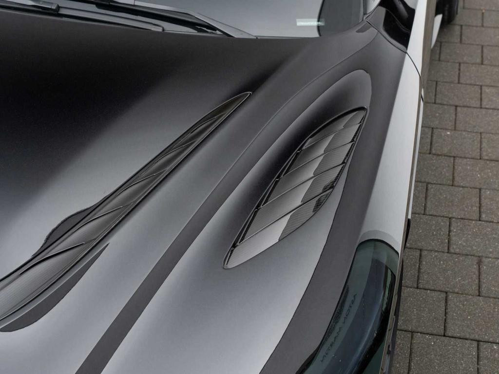 Aston Martin DBS