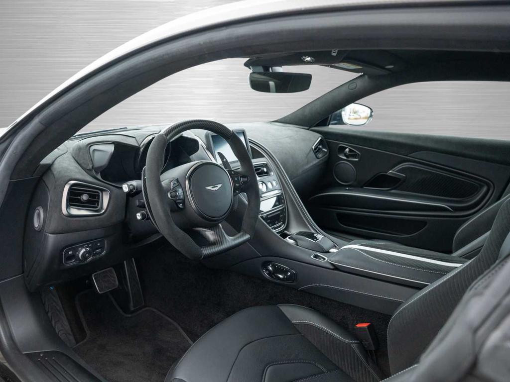 Aston Martin DBS