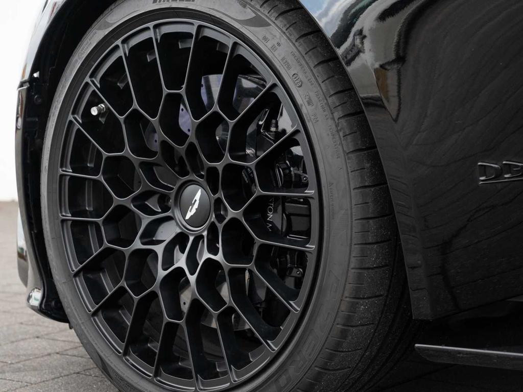 Aston Martin DBS