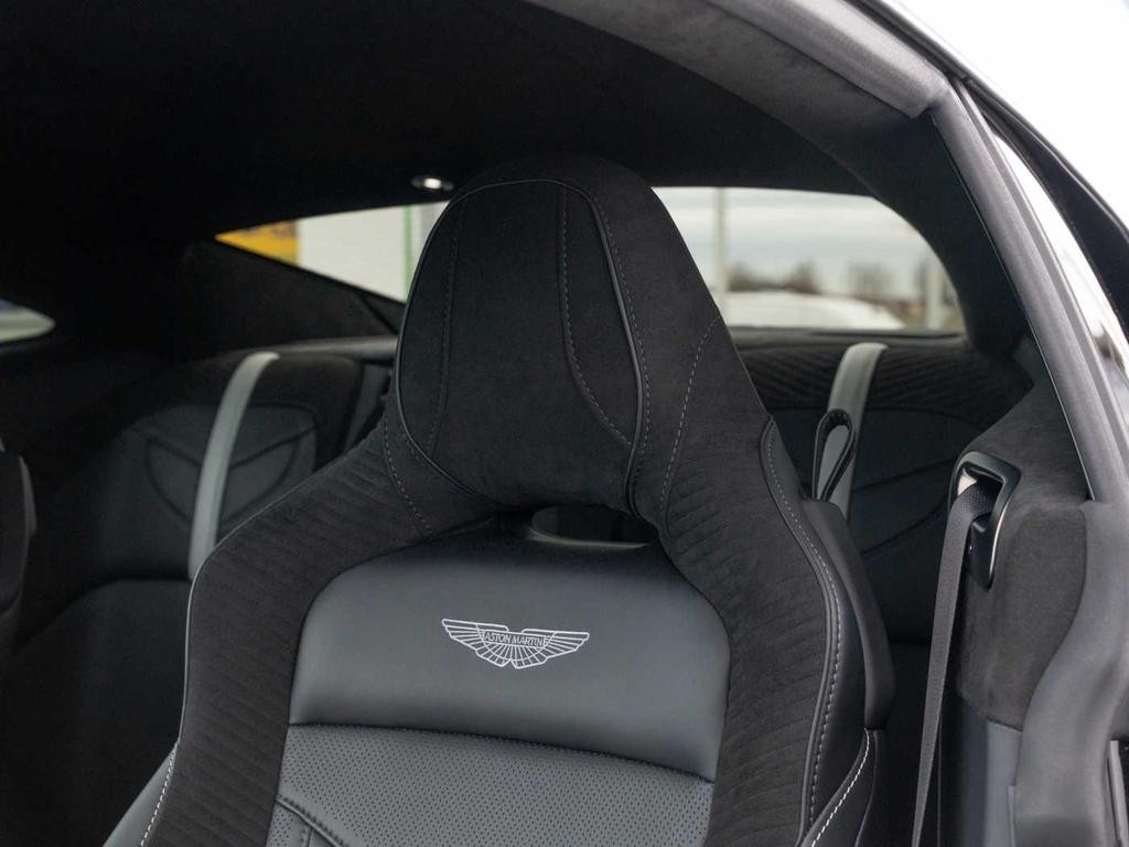 Aston Martin DBS